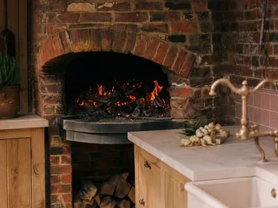 Wood-fired oven